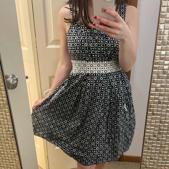 White House Black Market black and white patterned A-line dress - Picture 3 of 7